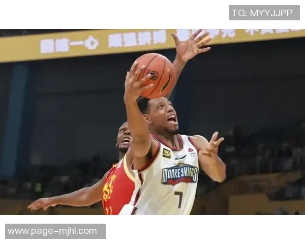 祝铭震19分钟高效表现7中5砍下16分三分球6中4展现出色状态